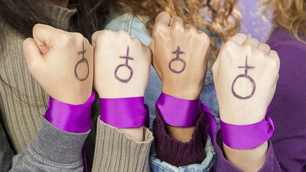 grupo mujeres activistas protestando juntas 23 2148409924